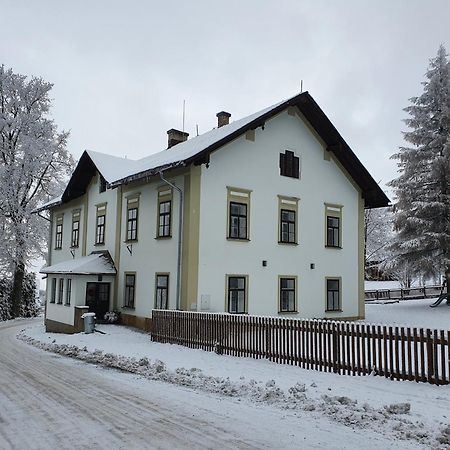 Stara Skola Hedec Aparthotel Králíky Екстериор снимка