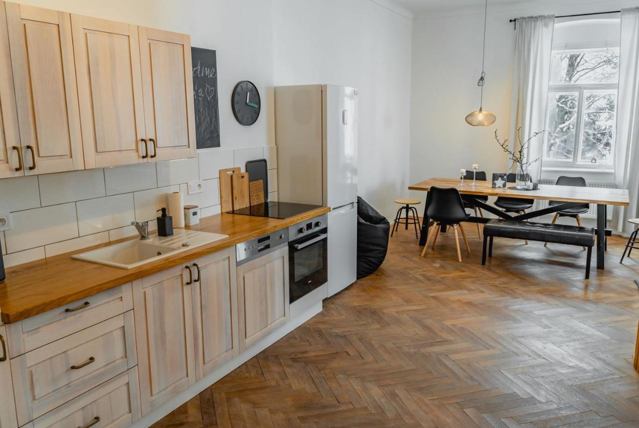 Stara Skola Hedec Aparthotel Králíky Екстериор снимка